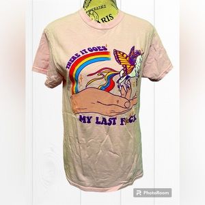 🔥 “There It Goes” graphic tee 🔥